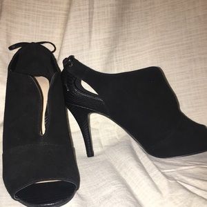 Nine West Peep Toe Sicking Bow Tie Heels
